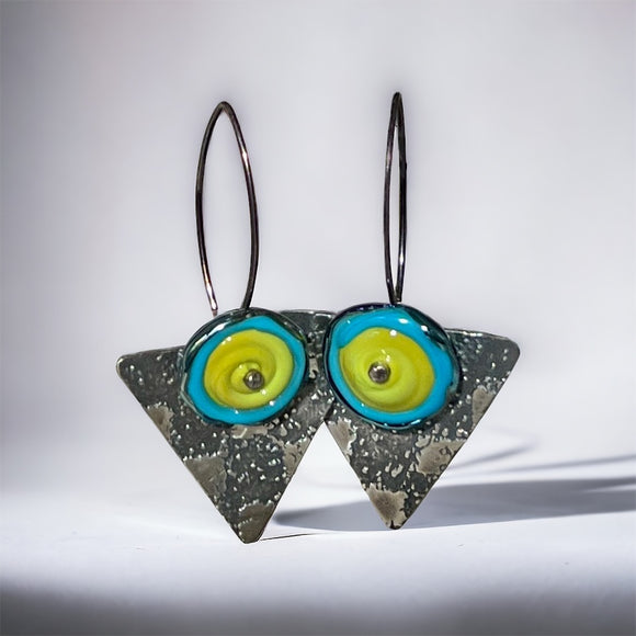 Cobblestone triangle dangles turquoise, lime green lamp work glass