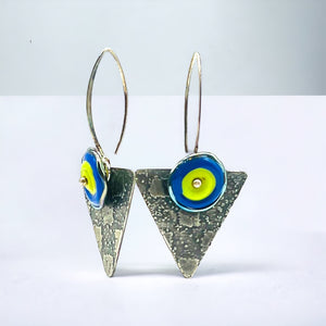 Cobblestone triangle dangles blue, lime green lamp work glass