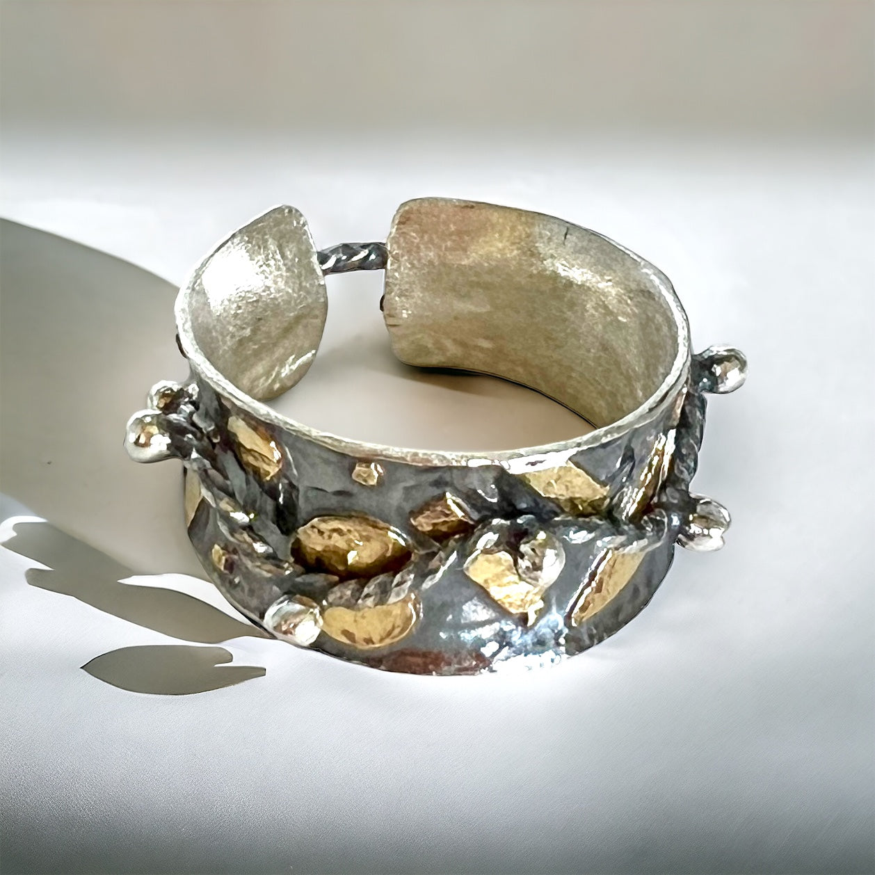 Sterling silver and 24k gold modern ring size 7 1/2