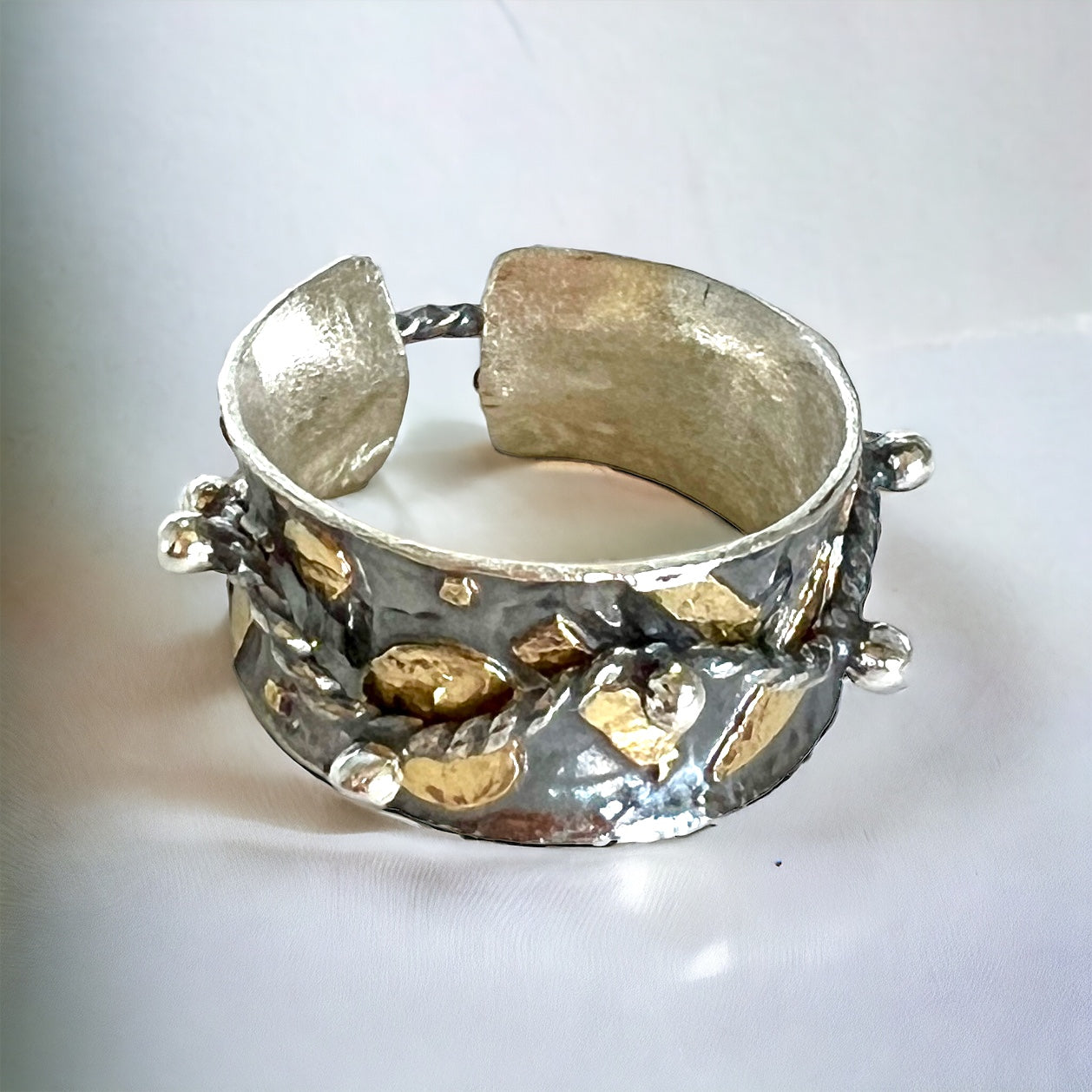 Sterling silver and 24k gold modern ring size 7 1/2