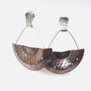 Modern & geometric copper earrings have incredible texture and dimension!